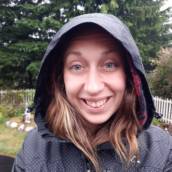 Meet your Posher, Erin - Picture 3 of 3